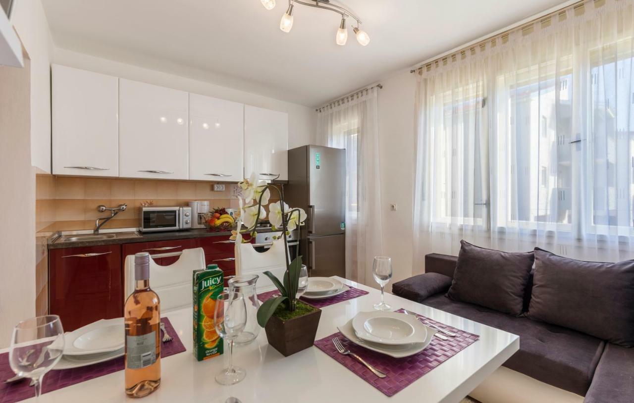 Two Bedroom Apartment, Nice Neighborhood, Free Parking, Wifi Pula Exterior foto
